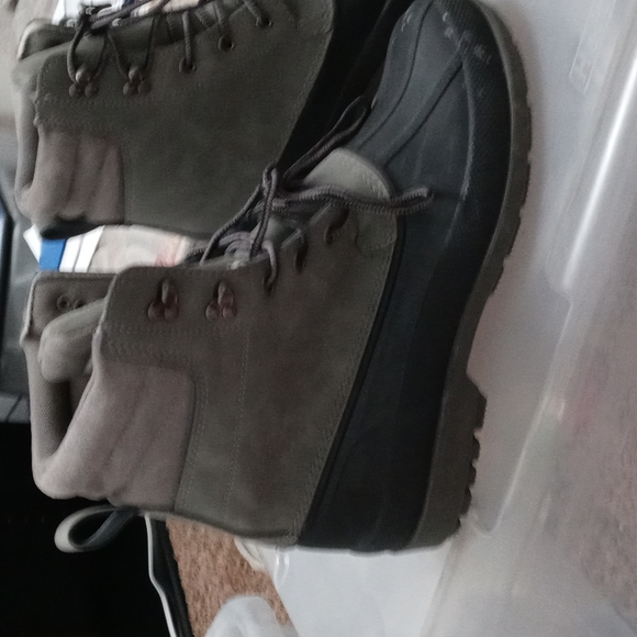 Boots - Picture 3 of 4